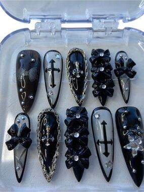 Goth coquette press on nail set